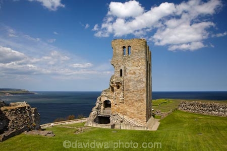 abandon;abandoned;battlement;battlements;Britain;British-Isles;building;buildings;castellated;castellations;castle;castle-ruins;castles;crenellation;crenellations;derelict;dereliction;deserted;desolate;desolation;England;English;Europe;fort;fortification;fortress;fortresses;G.B.;GB;Great-Britain;heritage;historic;historic-building;historic-buildings;historical;historical-building;historical-buildings;history;N.E.-England;NE-England;North-East-England;North-Yorkshire;old;ruin;ruined-castle;ruins;run-down;Scarborough;Scarborough-Castle;stone-buidling;stone-buildings;The-Keep;tradition;traditional;U.K.;UK;United-Kingdom;Yorkshire