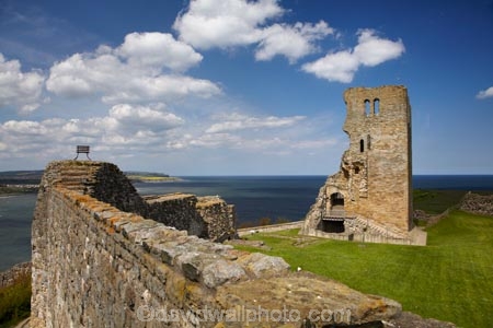 abandon;abandoned;battlement;battlements;Britain;British-Isles;building;buildings;castellated;castellations;castle;castle-ruins;castles;crenellation;crenellations;derelict;dereliction;deserted;desolate;desolation;England;English;Europe;fort;fortification;fortress;fortresses;G.B.;GB;Great-Britain;heritage;historic;historic-building;historic-buildings;historical;historical-building;historical-buildings;history;N.E.-England;NE-England;North-East-England;North-Yorkshire;old;ruin;ruined-castle;ruins;run-down;Scarborough;Scarborough-Castle;stone-buidling;stone-buildings;The-Keep;tradition;traditional;U.K.;UK;United-Kingdom;Yorkshire