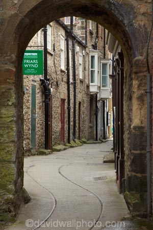 alley;alleys;alleyway;alleyways;arch;archs;archway;archways;Britain;British-Isles;building;buildings;England;Europe;Friars-Wynd;G.B.;GB;Great-Britain;heritage;historic;historic-building;historic-buildings;historical;historical-building;historical-buildings;history;medieval-market-town;narrow-lane;narrow-lanes;narrow-street;narrow-streets;North-Yorkshire;Northern-England;old;Richmond;tradition;traditional;U.K.;UK;United-Kingdom;Yorkshire;Yorkshire-Dales