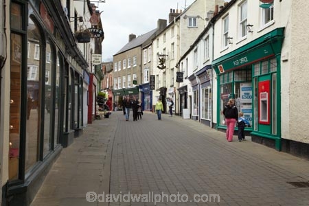 boutique;boutiques;Britain;British-Isles;building;buildings;commerce;commercial;England;Europe;Finkle-St;Finkle-Street;G.B.;GB;Great-Britain;heritage;historic;historic-building;historic-buildings;historical;historical-building;historical-buildings;history;medieval-market-town;North-Yorkshire;Northern-England;old;retail;retail-store;retailer;retailers;Richmond;shop;shopper;shoppers;shopping;shops;store;stores;street-scene;street-scenes;tradition;traditional;U.K.;UK;United-Kingdom;Yorkshire;Yorkshire-Dales