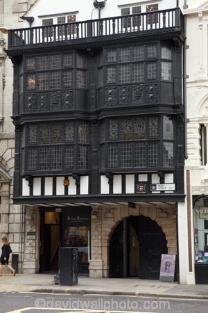 3902;britain;building;buildings;EC4;england;Entrance-to-Inner-Temple;Europe;Fleet-St;Fleet-Street;G.B.;GB;great-britain;heritage;historic;historic-building;historic-buildings;historical;historical-building;historical-buildings;history;kingdom;london;old;street-scene;street-scenes;The-City-of-London;tradition;traditional;U.K.;uk;united;United-Kingdom