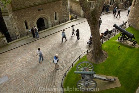 4205;britain;cobblestoned;cobblestones;england;Europe;G.B.;GB;great-britain;Her-Majestys-Royal-Palace-and-Fortress;kingdom;london;people;person;The-Tower;The-Tower-of-London;Tower-of-London;U.K.;uk;united;United-Kingdom