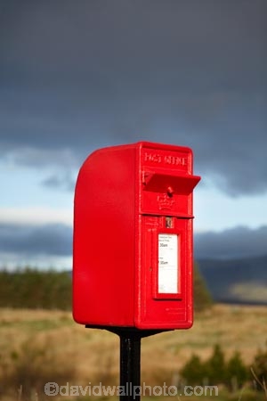 An-t_Eilean-Sgitheanach;black-cloud;black-clouds;Britain;cloud;clouds;cloudy;dark-cloud;dark-clouds;Eilean-Cheò;Elishader;Ellishadder;G.B.;GB;gray-cloud;gray-clouds;Great-Britain;grey-cloud;grey-clouds;Highlands;Inner-Hebrides;Island-of-Skye;Isle-of-Skye;letter-box;letter-boxes;letterbox;letterboxes;mail-box;mail-boxes;mailbox;old-post-boxes;post-box;post-office-box;postbox;posting-box;rain-cloud;rain-clouds;rain-storm;rain-storms;Scotland;Scottish-Highands;Skye;Staffin;storm;storm-cloud;storm-clouds;storms;tradition;traditional;Trotternish-Peninsula;U.K.;UK;United-Kingdom;weather