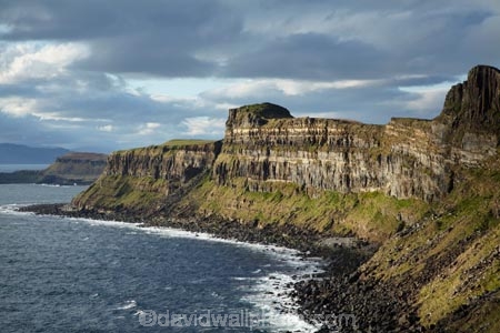 An-t_Eilean-Sgitheanach;bluff;bluffs;Britain;cliff;cliffs;coast;coastal;coastline;coastlines;coasts;dolerite-cliff;dolerite-cliffs;dolerite-rock-strata;Eilean-Cheò;Elishader;Ellishadder;foreshore;G.B.;GB;geological;geology;Great-Britain;Highlands;Inner-Hebrides;Island-of-Skye;Isle-of-Skye;Kilt-Rock;Kilt-Rock-Cliff;Kilt-Rock-Cliffs;ocean;rock;rock-formation;rock-formations;rocks;Scotland;Scottish-Highands;sea;sea-cliff;sea-cliffs;shore;shoreline;shorelines;shores;Skye;Staffin;Trotternish-Peninsula;U.K.;UK;United-Kingdom;water
