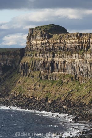 An-t_Eilean-Sgitheanach;bluff;bluffs;Britain;cliff;cliffs;coast;coastal;coastline;coastlines;coasts;dolerite-cliff;dolerite-cliffs;dolerite-rock-strata;Eilean-Cheò;Elishader;Ellishadder;foreshore;G.B.;GB;geological;geology;Great-Britain;Highlands;Inner-Hebrides;Island-of-Skye;Isle-of-Skye;Kilt-Rock;Kilt-Rock-Cliff;Kilt-Rock-Cliffs;ocean;rock;rock-formation;rock-formations;rocks;Scotland;Scottish-Highands;sea;sea-cliff;sea-cliffs;shore;shoreline;shorelines;shores;Skye;Staffin;Trotternish-Peninsula;U.K.;UK;United-Kingdom;water