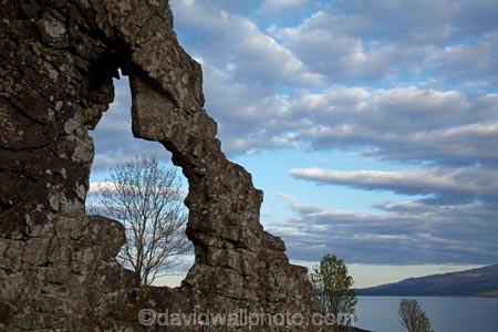 A�Chlach-R�nachaidh;Britain;Drimnin-_-Lochaline-Road;G.B.;GB;Great-Britain;Highlands;hole-in-rock;hole-in-rock-dyke;Lochaber;Morvern;Morvern-Peninsula;rock-dyke;Scotland;Scottish-Highlands;Sound-of-Mull;The-Wishing-Stone;U.K.;UK;United-Kingdom