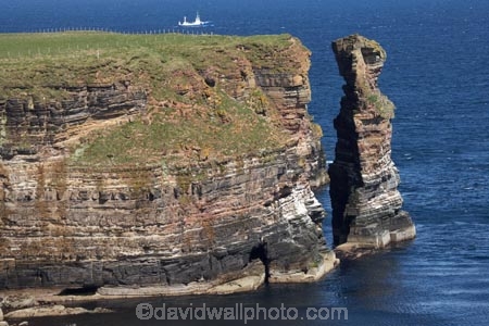 Britain;British-Isles;Caithness;cliff;cliffs;coast;coastal;coastline;coastlines;coasts;column;columns;Duncansby-Head;Duncansby-Sea-Stacks;Duncansby-Stacks;eroded;erosion;foreshore;G.B.;GB;geological;geological-landform;geology;Great-Britain;Highland;Highlands;John-OGroats;Muckle-Stack;North-Sea;ocean;rock;rock-formation;rock-formations;rock-outcrop;rock-outcrops;rock-stack;rock-stacks;rock-tor;rock-torr;rock-torrs;rock-tors;rocks;Scotland;Scottish-Highlands;sea;sea-cliff;sea-cliffs;sea-stack;sea-stacks;shore;shoreline;shorelines;shores;stack;stacks;Stacks-of-Duncansby;stone;The-Knee;U.K.;UK;United-Kingdom;water