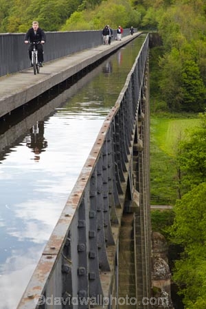 aqueduct;aqueducts;Britain;British-Isles;canal;canals;Cymru;Dee-Valley;Denbighshire;G.B.;GB;Great-Britain;heritage;historic;historic-place;historic-places;historic-site;historic-sites;historical;historical-place;historical-places;historical-site;historical-sites;history;Llangollen-Canal;Navigable-aqueduct;Navigable-aqueducts;navigable-waterway-canal;navigable-waterway-canals;old;people;person;Pontcysyllte;Pontcysyllte-Aqueduct;Thomas-Telford-designer;tourism;tourist;tourists;tradition;traditional;Traphont-Ddwr-Pontcysyllte;U.K.;UK;UN-world-heritage-site;UNESCO-World-Heritage-Site;United-Kingdom;united-nations-world-heritage-site;Wales;water-bridge;water-bridges;William-Jessop-designer;world-heritage;World-Heritage-Park;World-Heritage-site;World-Heritage-Sites;Wrexham