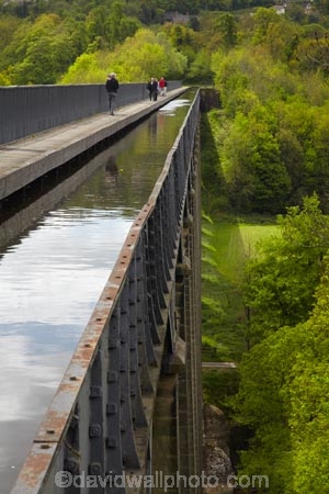 aqueduct;aqueducts;Britain;British-Isles;canal;canals;Cymru;Dee-Valley;Denbighshire;G.B.;GB;Great-Britain;heritage;historic;historic-place;historic-places;historic-site;historic-sites;historical;historical-place;historical-places;historical-site;historical-sites;history;Llangollen-Canal;Navigable-aqueduct;Navigable-aqueducts;navigable-waterway-canal;navigable-waterway-canals;old;people;person;Pontcysyllte;Pontcysyllte-Aqueduct;Thomas-Telford-designer;tourism;tourist;tourists;tradition;traditional;Traphont-Ddwr-Pontcysyllte;U.K.;UK;UN-world-heritage-site;UNESCO-World-Heritage-Site;United-Kingdom;united-nations-world-heritage-site;Wales;water-bridge;water-bridges;William-Jessop-designer;world-heritage;World-Heritage-Park;World-Heritage-site;World-Heritage-Sites;Wrexham