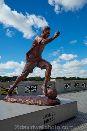 Argentina;Argentine-Republic;art;art-work;art-works;B.A.;BA;bronze-statue;bronze-statues;Buenos-Aires;football-statue;Latin-America;Lionel-Messi;Lionel-Messi-statue;Lionel-Messi-statues;public-art;public-art-work;public-art-works;public-sculpture;public-sculptures;Puerto-Madero;Puerto-Madero-Waterfront;sculpture;sculpture-trail;sculptures;South-America;statue;statues;Sth-America;walk-of-glory