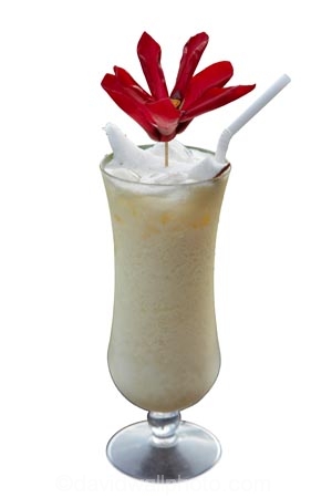 alcohol;drink;beverage;glass;drink;pina-colada;tropical;cocktail;cutout;cut;out
